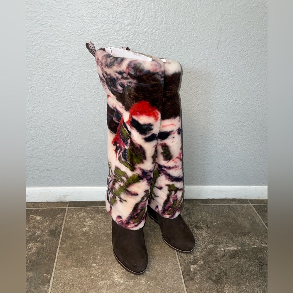 UGG X Claire Tabouret Womens Brown Wedge Fluff Boots Fur Sheepskin sz 6 NWOB